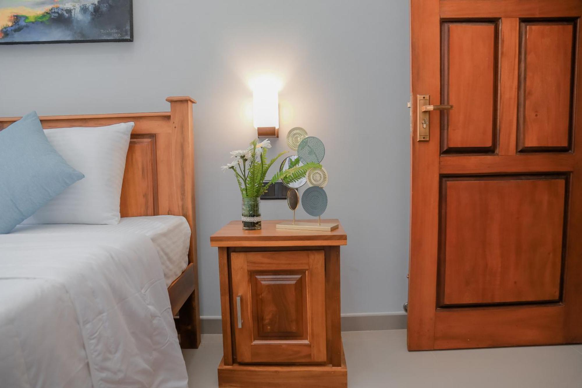 Golden Shower Inn Kandy Bagian luar foto