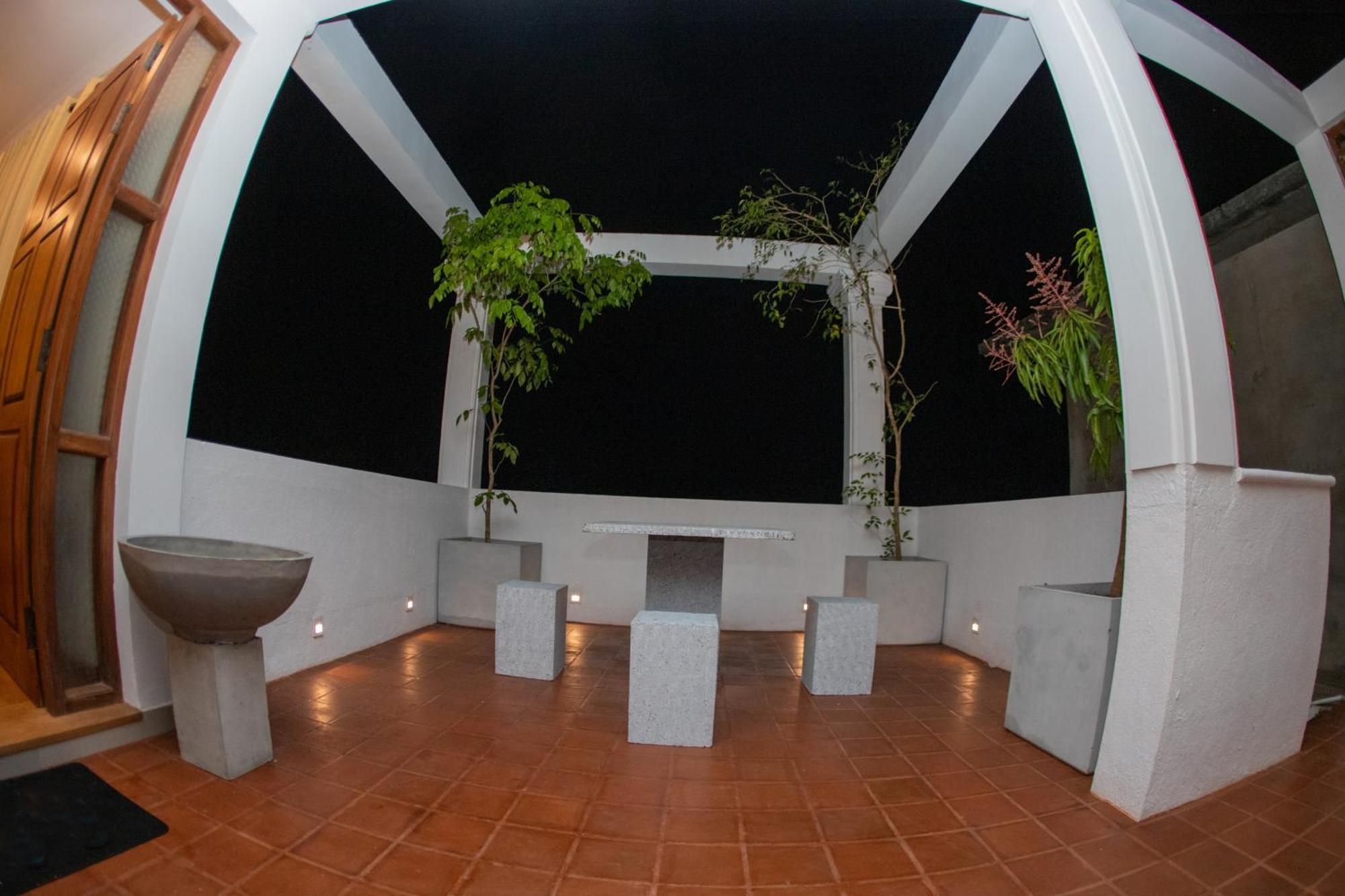 Golden Shower Inn Kandy Bagian luar foto
