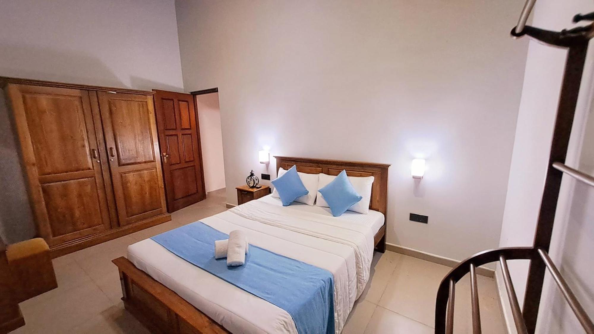 Golden Shower Inn Kandy Bagian luar foto