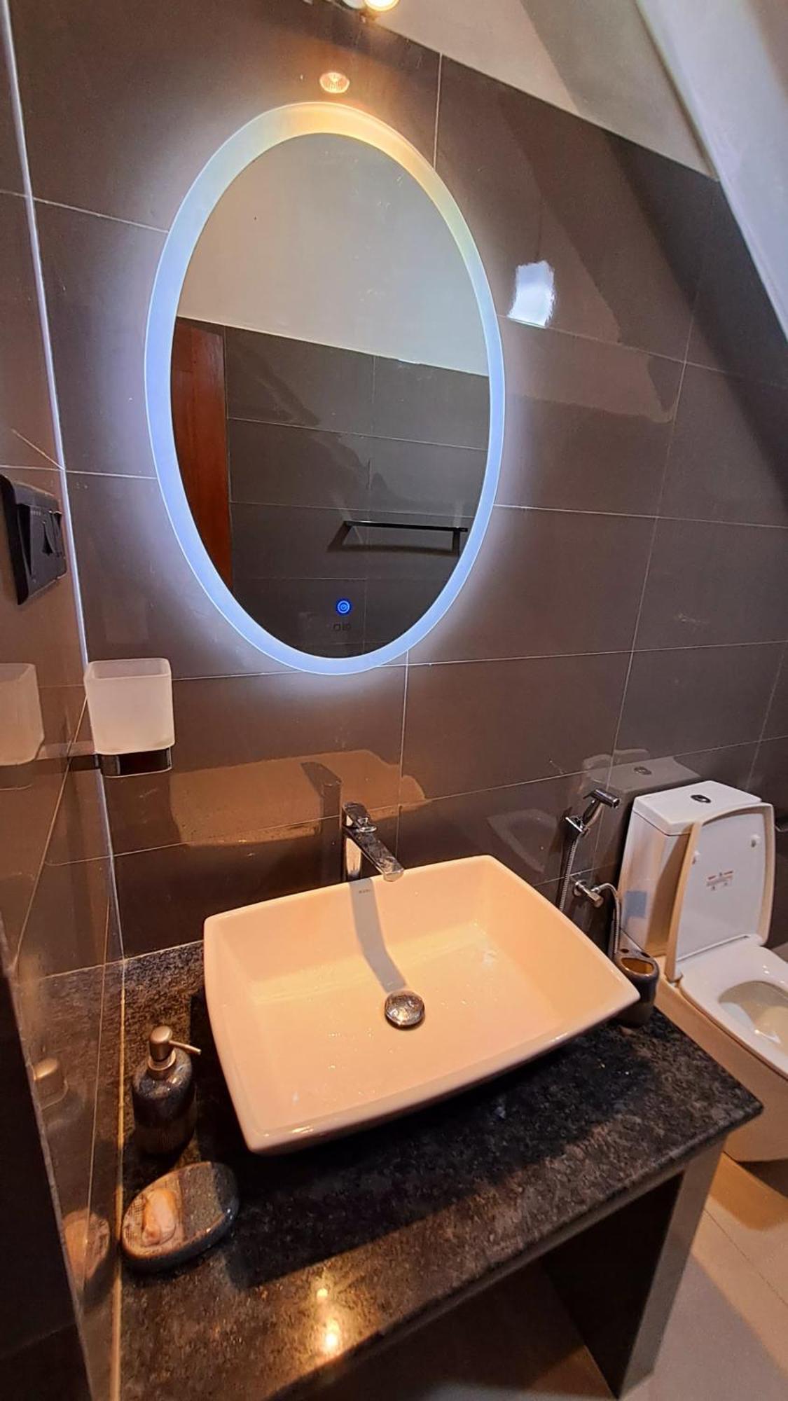 Golden Shower Inn Kandy Bagian luar foto
