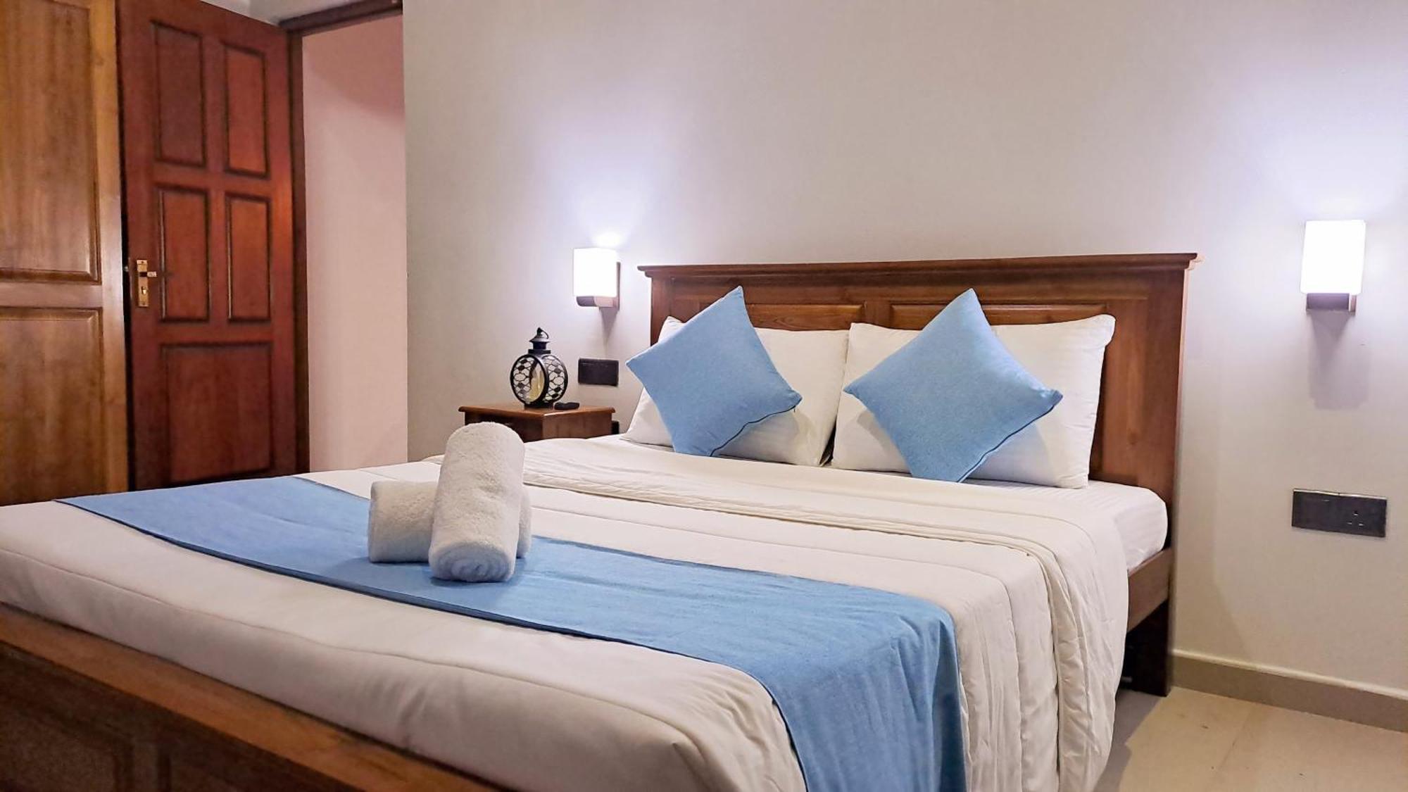 Golden Shower Inn Kandy Bagian luar foto