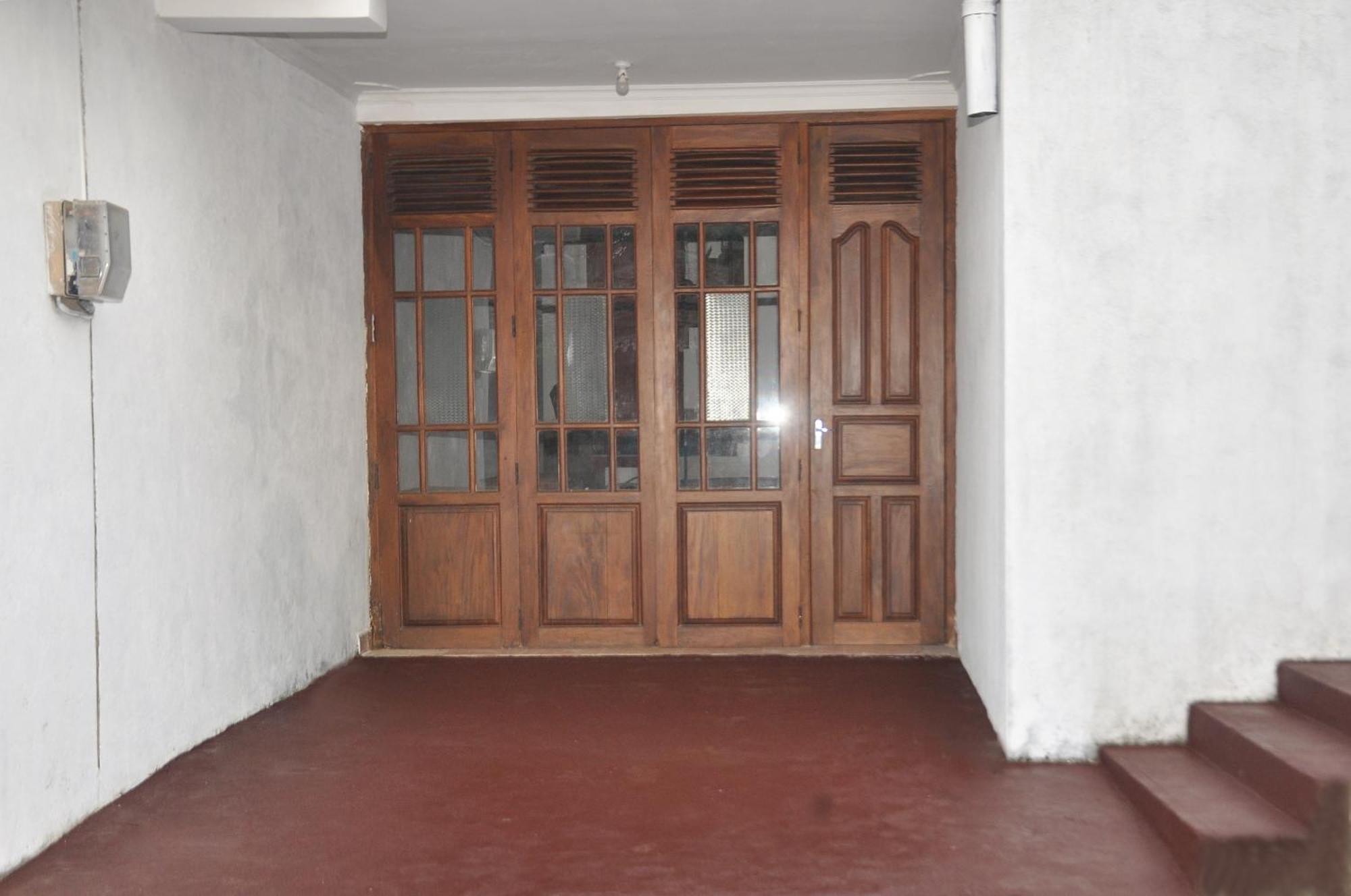 Golden Shower Inn Kandy Bagian luar foto